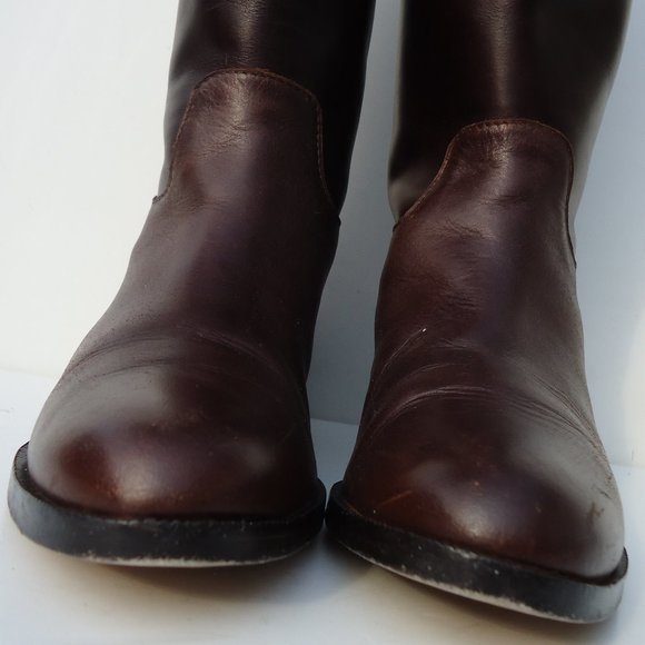 SIZE 6 B. COLE HAAN brown leather riding boots. - Picture 4 of 16